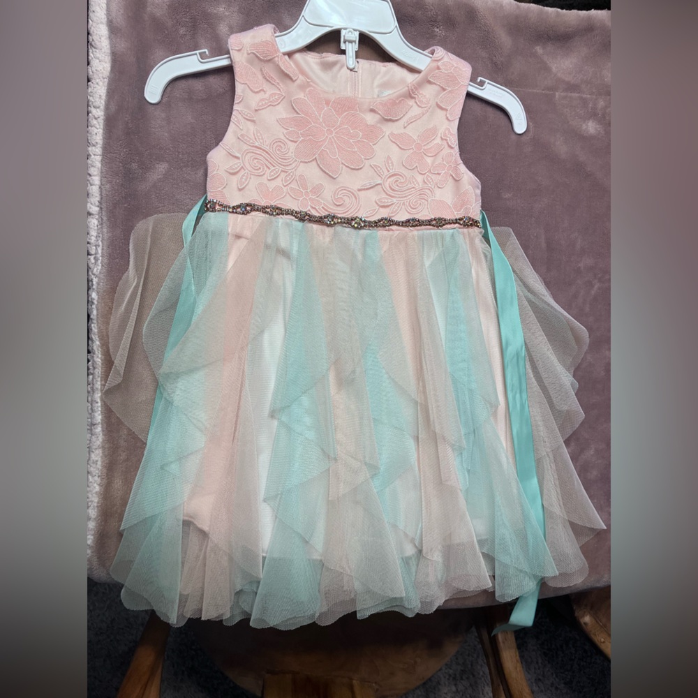 Beautiful dress 2T